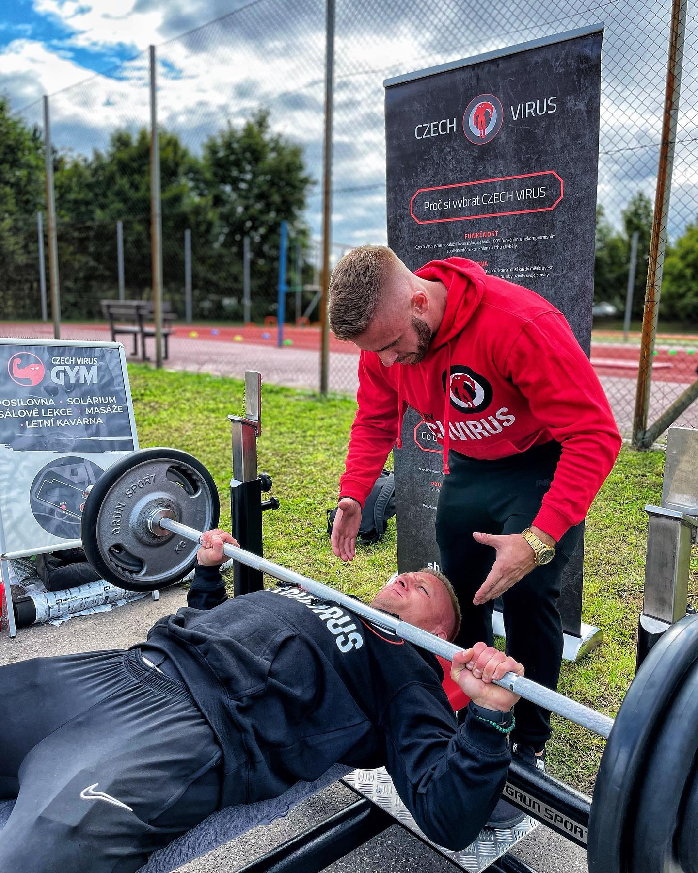 bystrcký scuk brno bench press