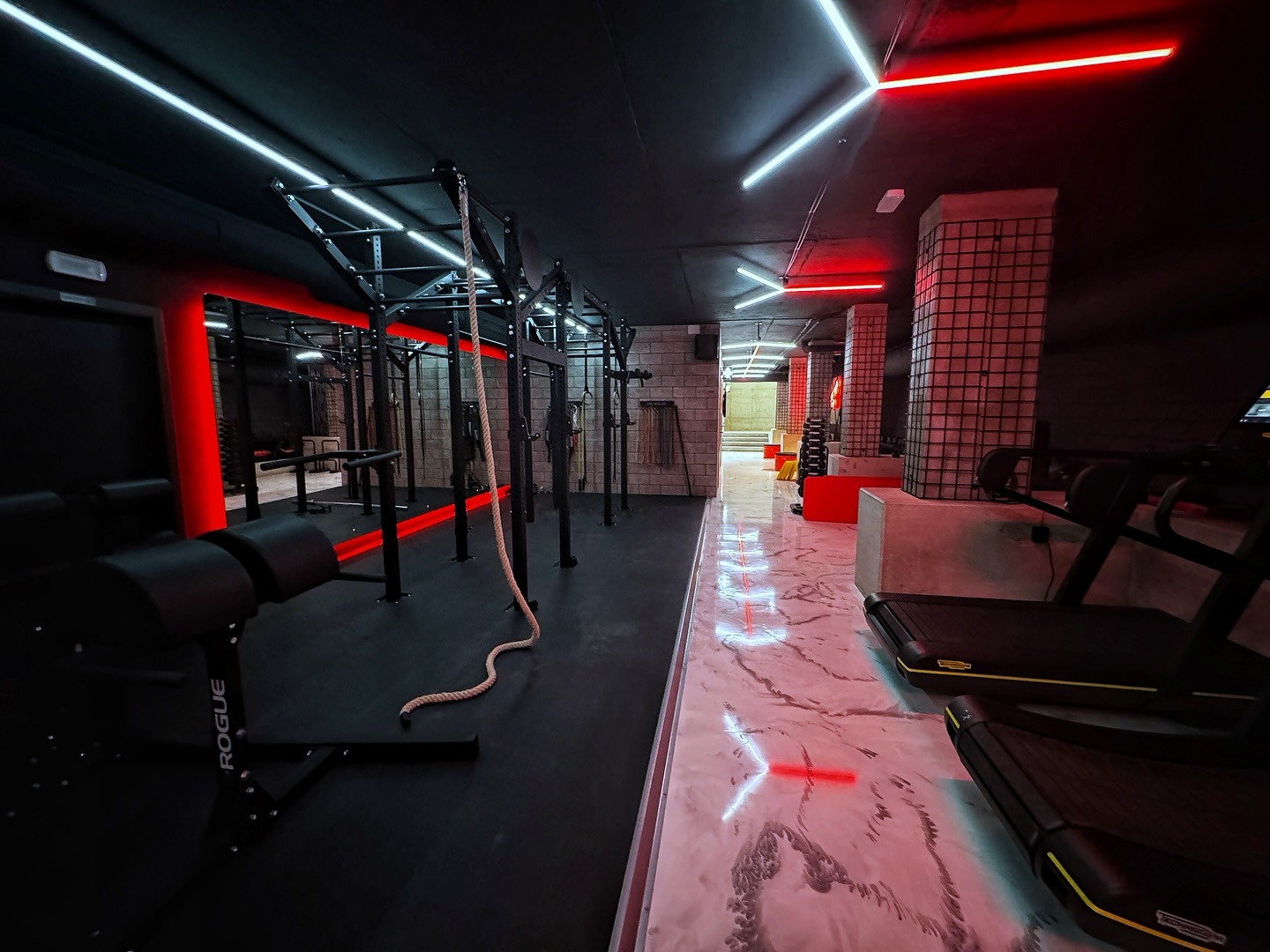 světla design czech virus gym